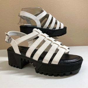 NIB White Platform Sandals Womens Sz 5.5 Strappy Gladiator Chunky Lug Black Sole